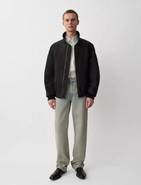 02 Avslappnade raka jeans