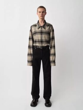 02 Avslappnade raka jeans