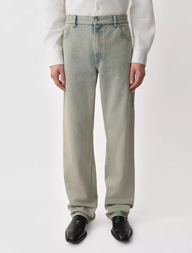 02 Avslappnade raka jeans 02 Avslappnade raka jeans
