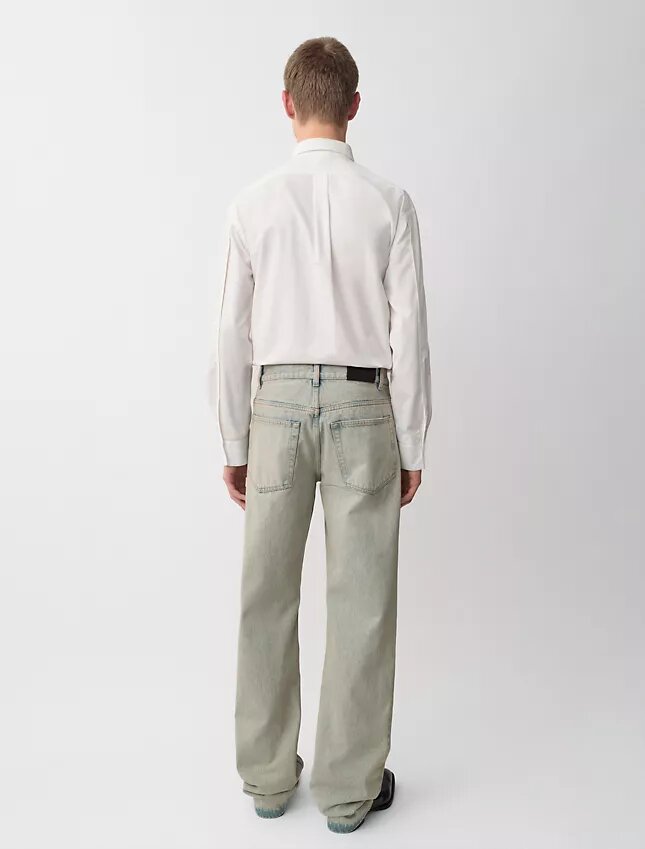 02 Avslappnade raka jeans 02 Avslappnade raka jeans