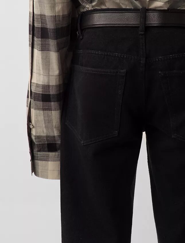 02 Avslappnade raka jeans 02 Avslappnade raka jeans