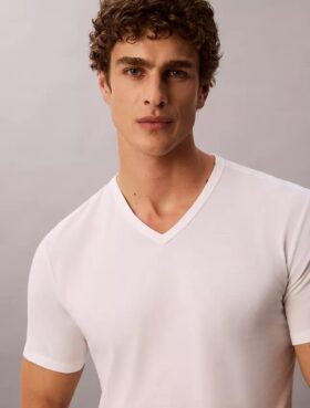 3-pack T-shirts i Cotton Stretch-bomull med V-ringning och slim fit