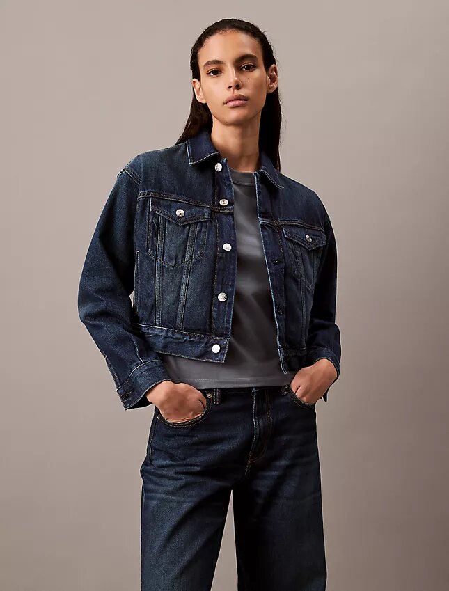 90-talsinspirerad denim-Trucker Jacket 90-talsinspirerad denim-Trucker Jacket
