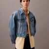 90-talsinspirerad denim-Trucker Jacket 90-talsinspirerad denim-Trucker Jacket