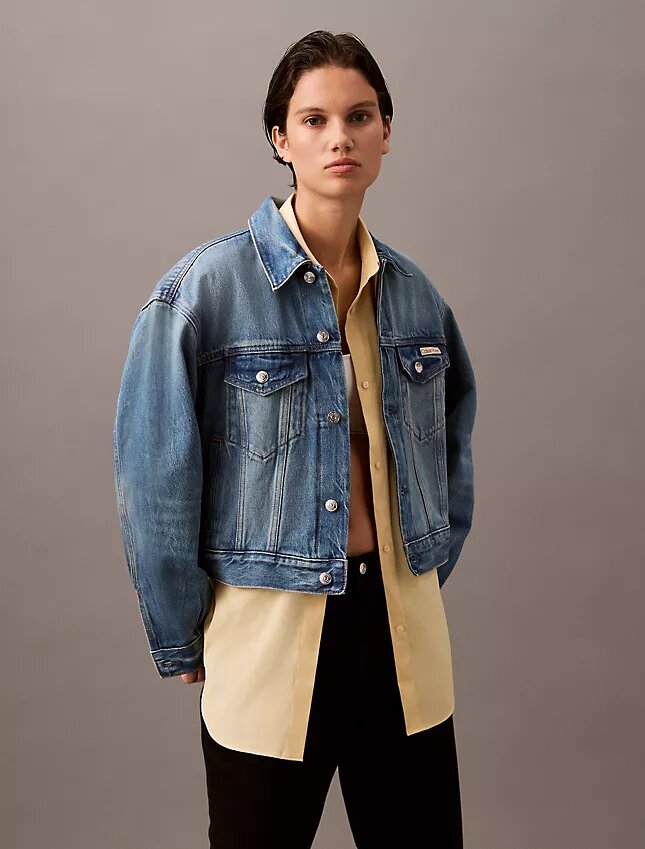 90-talsinspirerad denim-Trucker Jacket 90-talsinspirerad denim-Trucker Jacket