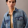 90-talsinspirerad denim-Trucker Jacket 90-talsinspirerad denim-Trucker Jacket