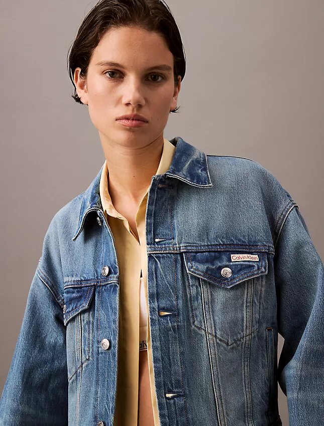 90-talsinspirerad denim-Trucker Jacket 90-talsinspirerad denim-Trucker Jacket