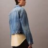 90-talsinspirerad denim-Trucker Jacket 90-talsinspirerad denim-Trucker Jacket