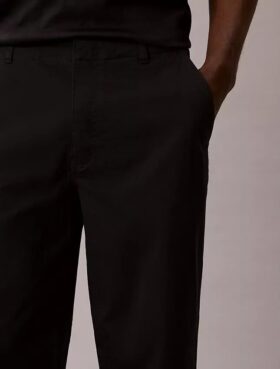 90-talsinspirerade, avslappnade croppade chinos