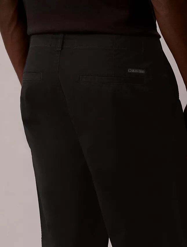 90-talsinspirerade, avslappnade croppade chinos 90-talsinspirerade, avslappnade croppade chinos