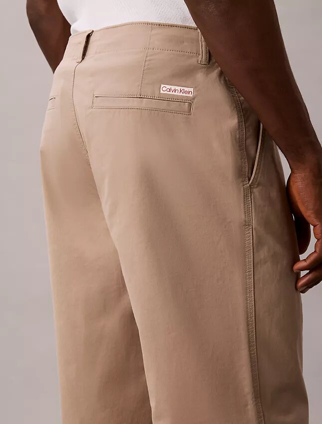90-talsinspirerade, avslappnade croppade chinos 90-talsinspirerade, avslappnade croppade chinos