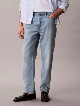 90-talsinspirerade avsmalnande Jeans