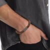 Armband med fyrkantiga pärlor