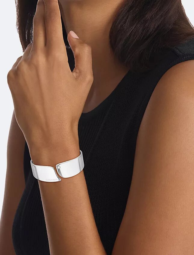 Armband med minimalistisk organisk form Armband med minimalistisk organisk form