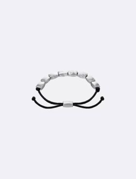 Armband med pärlor i organisk rektangulär form