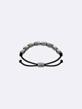 Armband med pärlor i organisk rektangulär form
