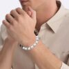 Armband med pärlor i organisk rektangulär form