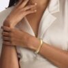 Armband med skulpturala konturer Armband med skulpturala konturer