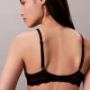 Attraction Lätt fodrad BH med perfekt täckning Attraction Lätt fodrad BH med perfekt täckning