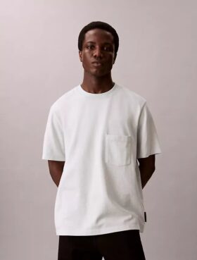 Avslappnad T-shirt i bomullsblandning