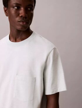 Avslappnad T-shirt i bomullsblandning