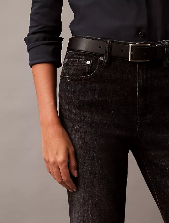 Avslappnade jeans i bomull och kashmir Avslappnade jeans i bomull och kashmir