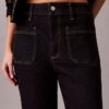 Avslappnade raka jeans med uppvikt benslut Avslappnade raka jeans med uppvikt benslut