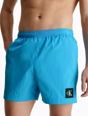Badshorts i nylon med dragsko i midjan