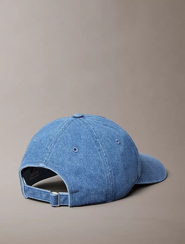 Baseballkeps i tvättad Denim med broderad logotyp Baseballkeps i tvättad Denim med broderad logotyp