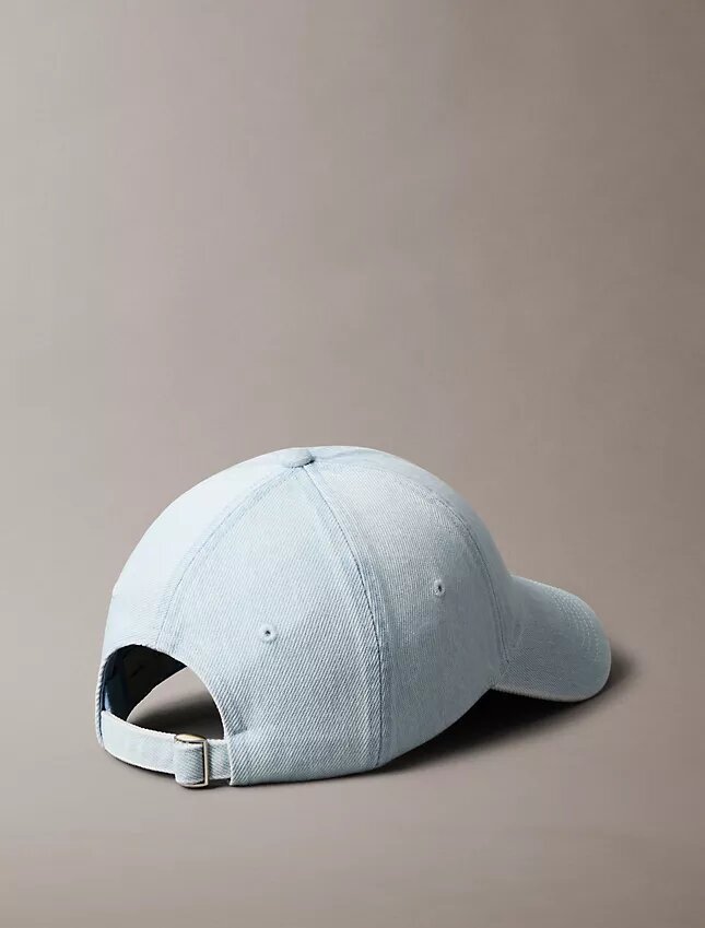 Baseballkeps i tvättad Denim med broderad logotyp Baseballkeps i tvättad Denim med broderad logotyp