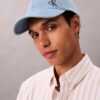 Baseballkeps i tvättad Denim med broderad logotyp Baseballkeps i tvättad Denim med broderad logotyp
