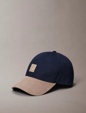 Baseballkeps med emblem och färgblock