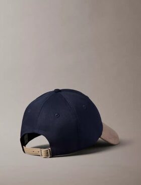 Baseballkeps med emblem och färgblock