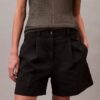Bermudashorts i Cotton Stretch bomullstwill med veck Bermudashorts i Cotton Stretch bomullstwill med veck