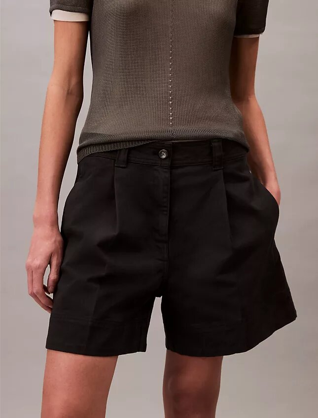 Bermudashorts i Cotton Stretch bomullstwill med veck Bermudashorts i Cotton Stretch bomullstwill med veck