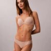 Bikini i stretchig mikrofiber med spets Bikini i stretchig mikrofiber med spets