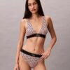 Bikini med hög midja i stretchig Microfiber med grafiskt Monogram Bikini med hög midja i stretchig Microfiber med grafiskt Monogram
