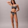 Bikini med hög midja i stretchig Microfiber med grafiskt Monogram Bikini med hög midja i stretchig Microfiber med grafiskt Monogram