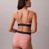 Bikini med hög midja i stretchig Microfiber med grafiskt Monogram Bikini med hög midja i stretchig Microfiber med grafiskt Monogram