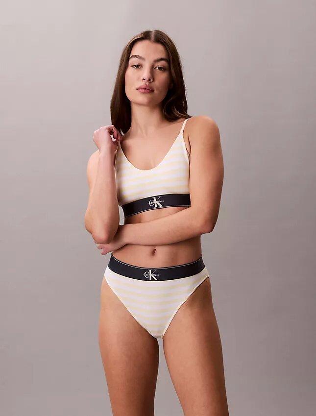 Bikini med hög midja i stretchig Microfiber med grafiskt Monogram Bikini med hög midja i stretchig Microfiber med grafiskt Monogram
