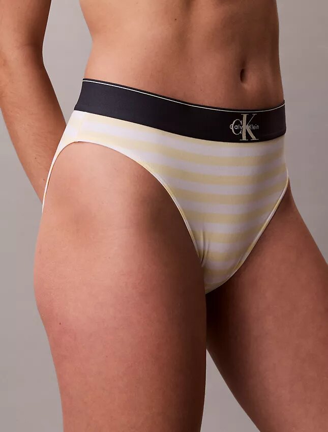 Bikini med hög midja i stretchig Microfiber med grafiskt Monogram Bikini med hög midja i stretchig Microfiber med grafiskt Monogram