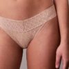 Bikini med ikonisk logotyp i spets Bikini med ikonisk logotyp i spets