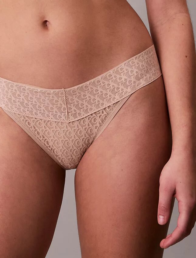Bikini med ikonisk logotyp i spets Bikini med ikonisk logotyp i spets