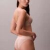 Bikini med ikonisk logotyp i spets Bikini med ikonisk logotyp i spets