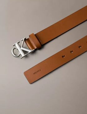 Bälte med monogramlogotyp