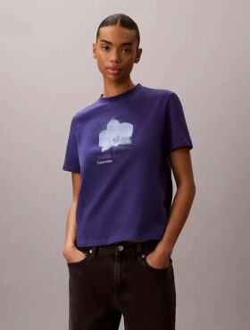 Blur Floral Graphic Classic T-shirt
