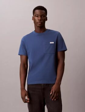 Bomullsjersey-T-shirt med ficka