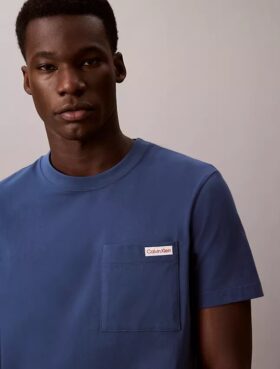 Bomullsjersey-T-shirt med ficka