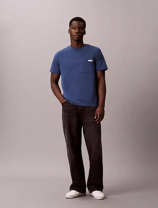 Bomullsjersey-T-shirt med ficka Bomullsjersey-T-shirt med ficka