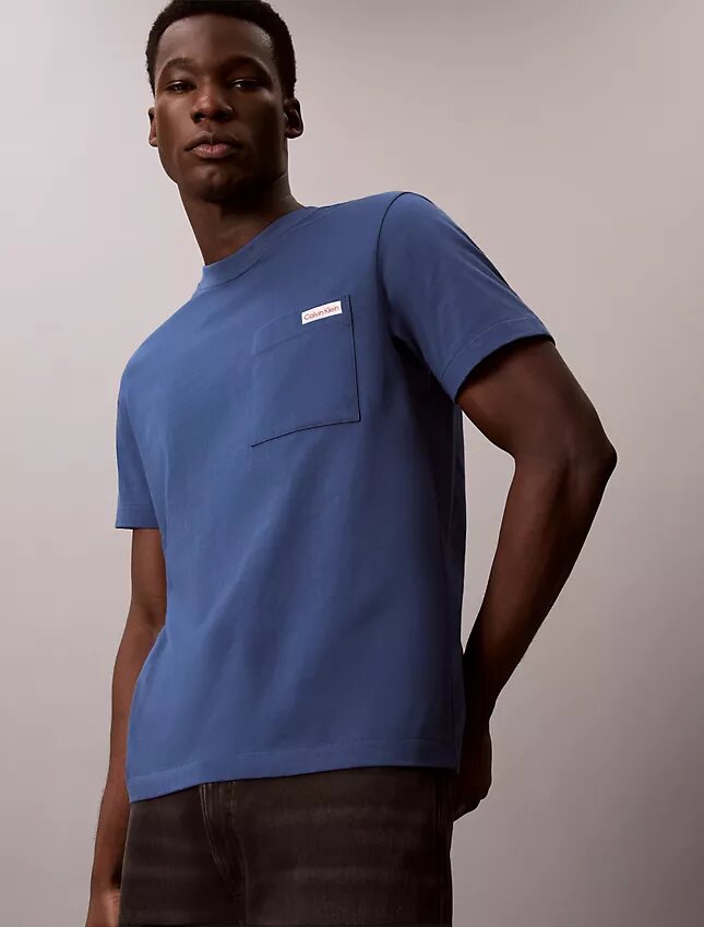 Bomullsjersey-T-shirt med ficka Bomullsjersey-T-shirt med ficka
